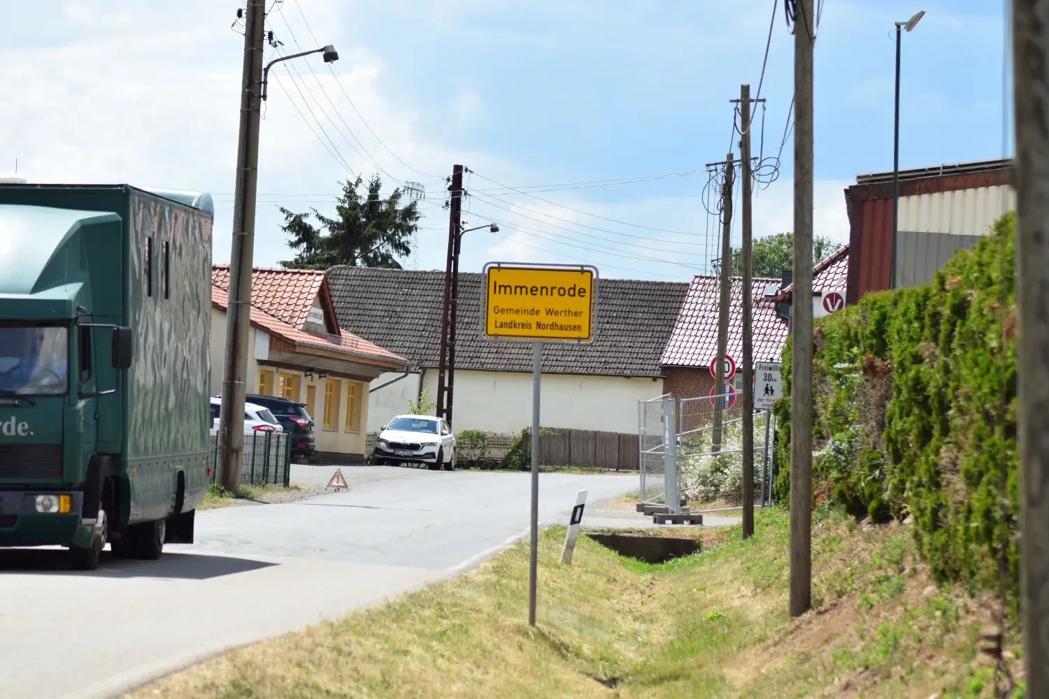 LRV Timmenrode e.V., Pferdeveranstaltungen, gelbes Straßenschild