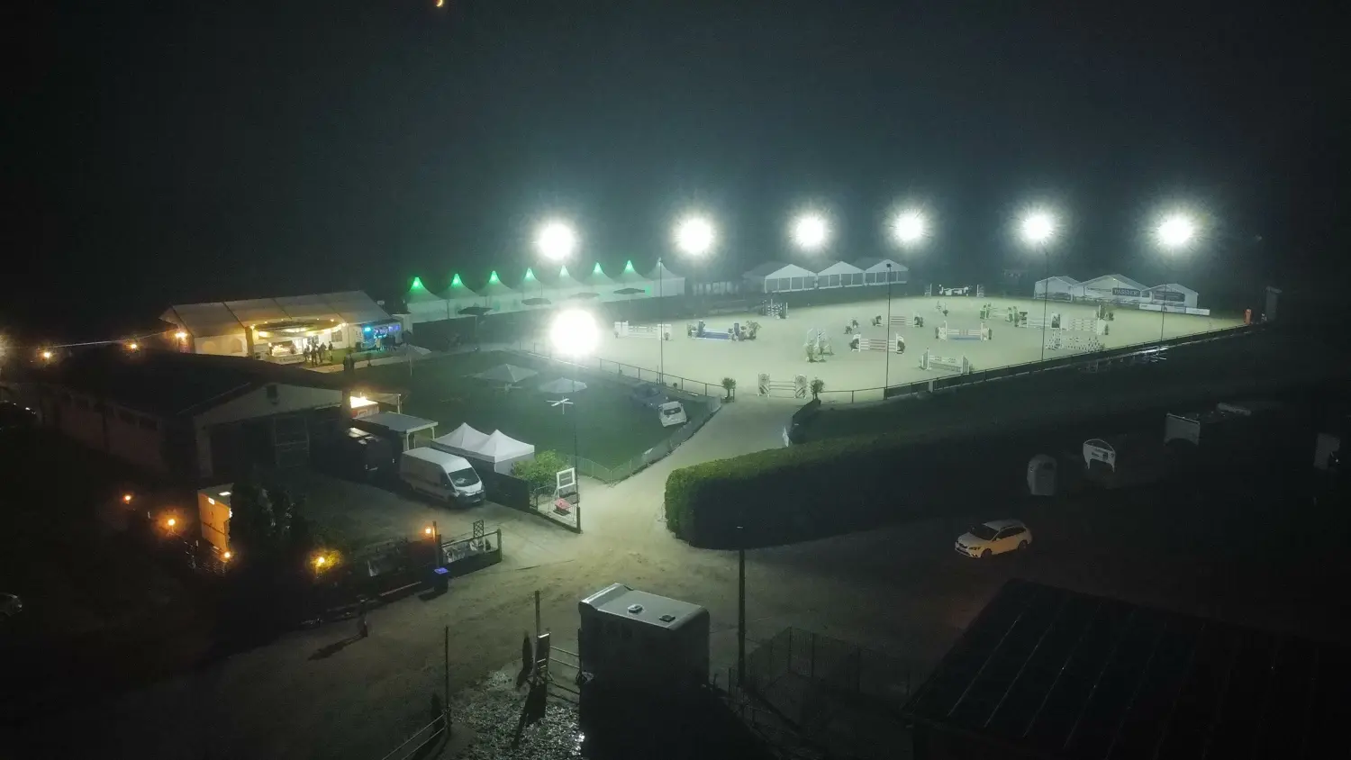 LRV Timmenrode e.V., Pferdeveranstaltungen, Luftbild Reitplatz und Umgebung bei Nacht